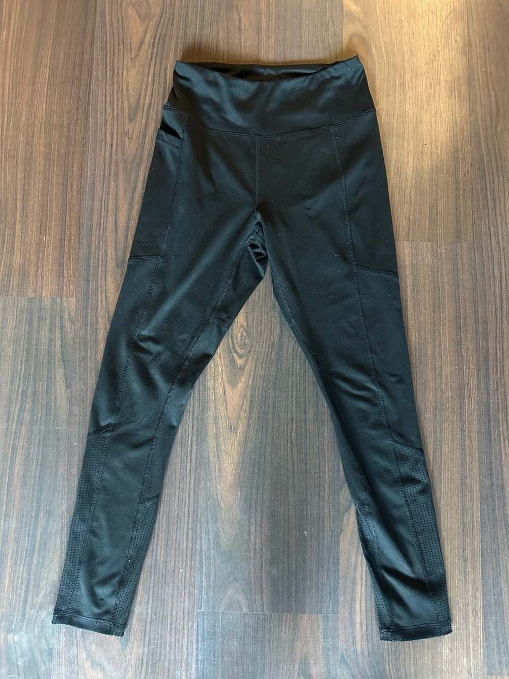 🖤Juicy Couture Black Athletic Leggings with Pockets and Mesh Panels